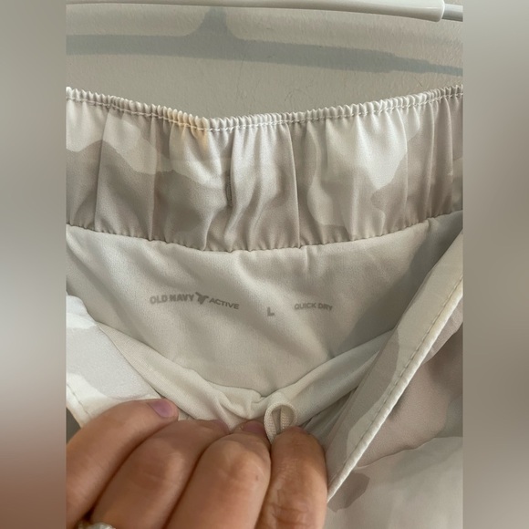 Old Navy Tan and White Camo Athletic Shorts - Picture 3 of 4